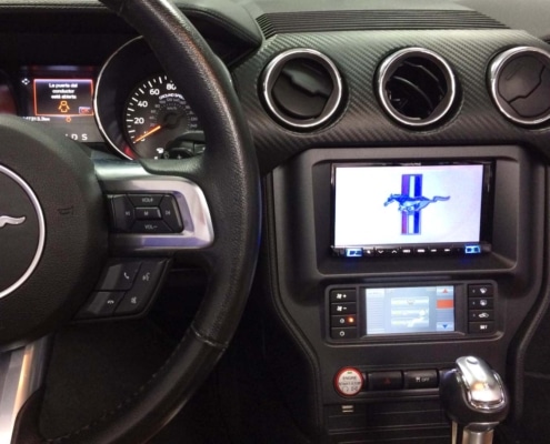 Ford Mustang - con Car Play vista del salpicadero CarPlay en Ford Mustang
