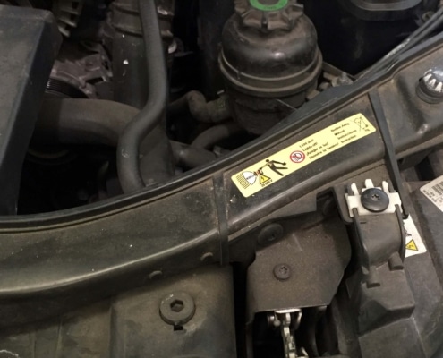 Pegatina luces xenon en motor luces xenon BMW X1