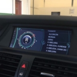 Interior del coche BMW X6 navegador