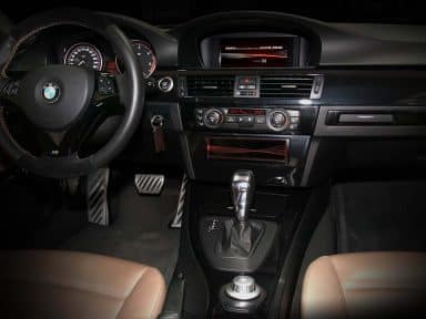 Click to show details - Alpine Freestyle en BMW 330 Interior del coche BMW