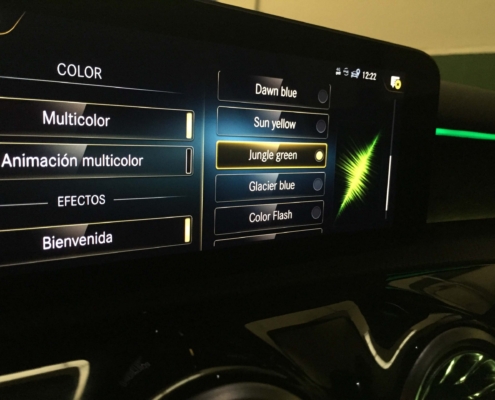 Controlador de iluminacion ambiente a través de pantalla multimedia Controlador de iluminacion ambiente a través de pantalla multimedia